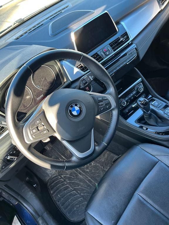 Gebraucht BMW 216 Gran Tourer Luxury Line 109 PS (80 kW) 2022 Blau Van / Kleinbus