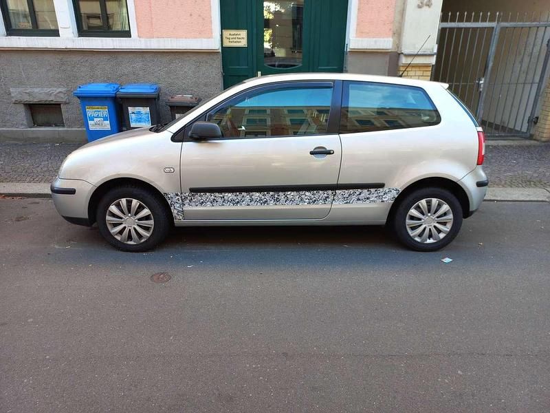 Gebraucht VW Polo Comfortline 54 PS (39 kW) 2004 Silber Limousine