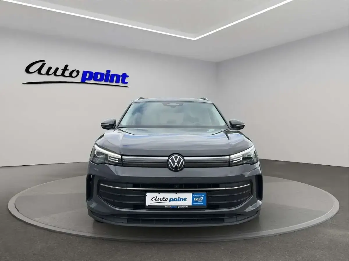 Gebraucht VW Tiguan Life 150 PS (110 kW) 2024 Grau SUV