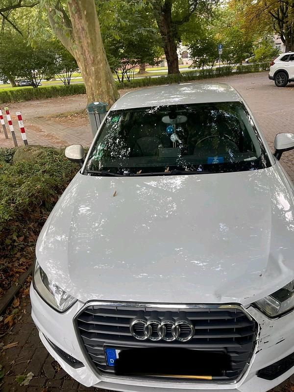 Weiß Gebraucht 2017 Audi A1 Sportback Kleinwagen | 7.500 € (Superpreis) - Bild 1/4