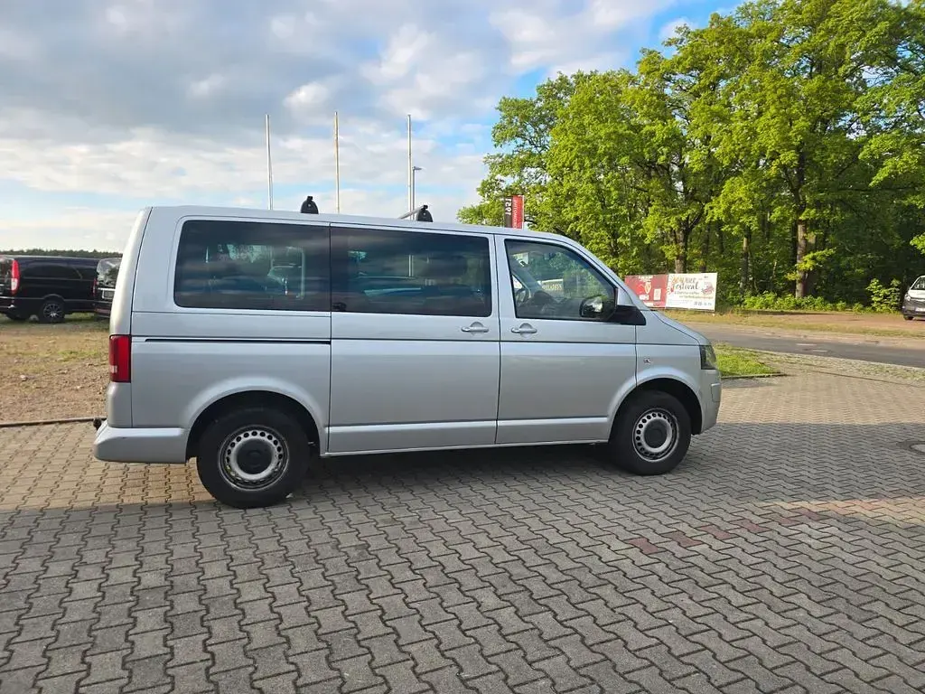 Gebraucht VW Caravelle 140 PS (102 kW) 2013 Silber Van