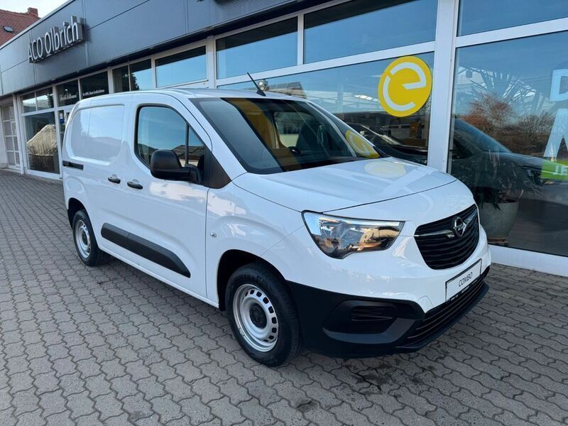 Weiß Gebraucht 2021 Opel Combo Edition Van / Kleinbus | 13.770 € (Superpreis) - Bild 1/4