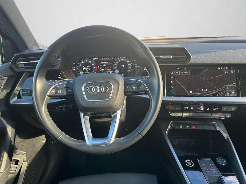 Gebraucht Audi A3 Sportback e-tron Ambiente 204 PS (150 kW) 2022 Florettsilber metallic (metallic) Kleinwagen