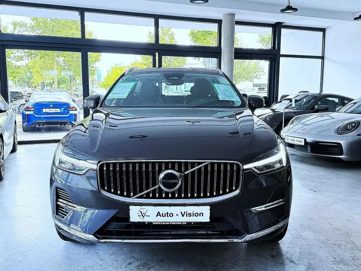 Gebraucht Volvo XC60 Plus 349 PS (256 kW) 2023 Grau SUV
