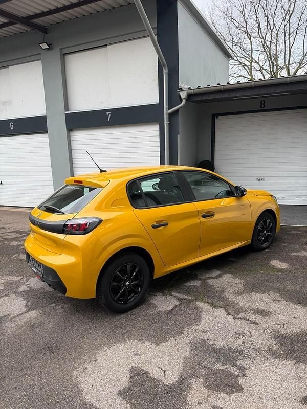 Gebraucht Peugeot 208 75 PS (55 kW) 2020 Gelb Kleinwagen
