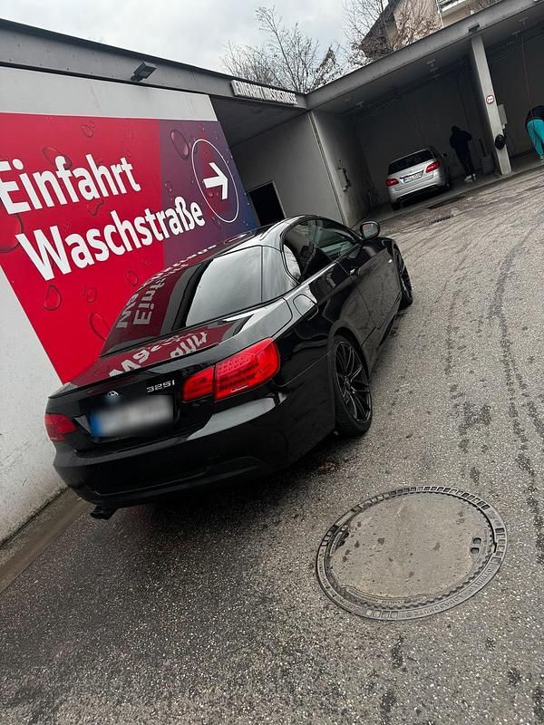 Gebraucht BMW 325 Cabriolet 218 PS (160 kW) 2012 Schwarz Cabrio