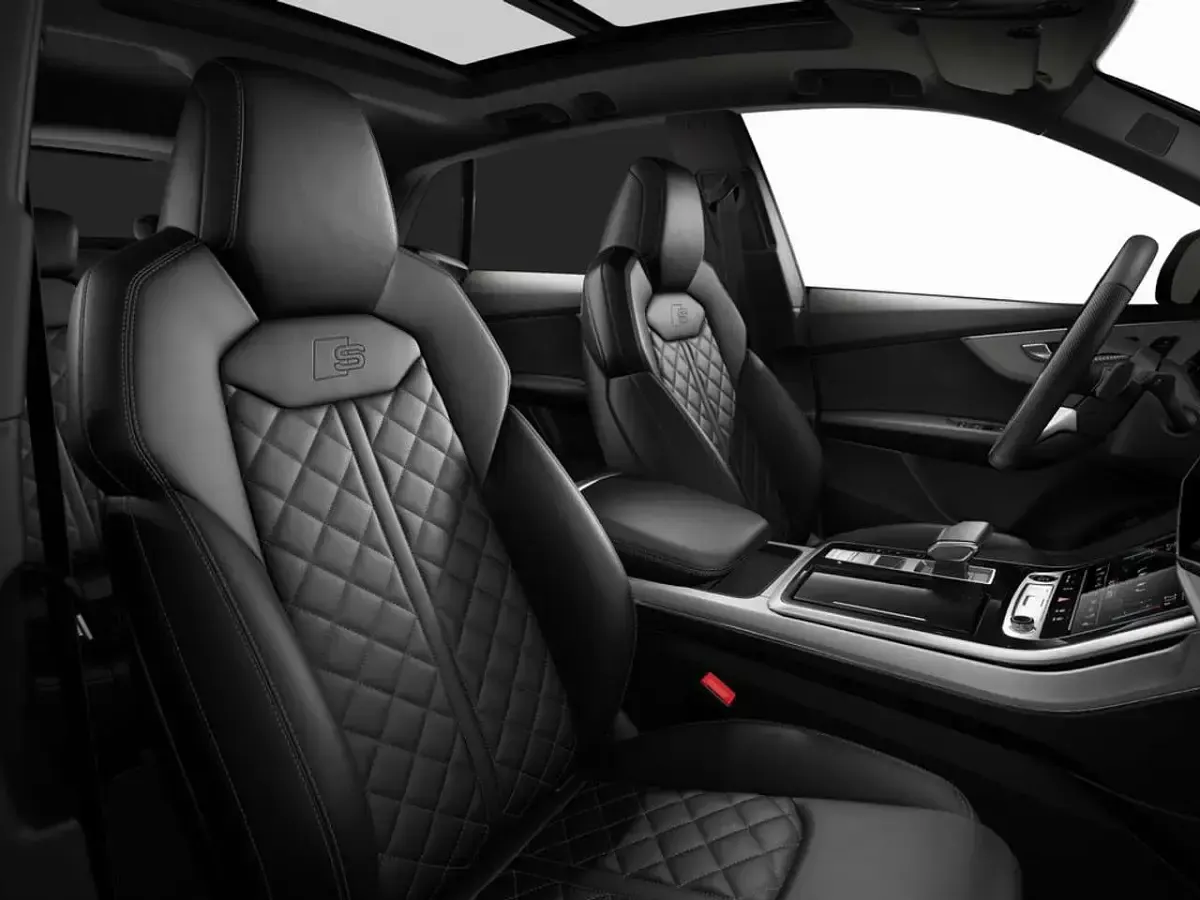 Gebraucht Audi Q8 Sport 286 PS (210 kW) 2025 Daytonagrau perleffekt SUV