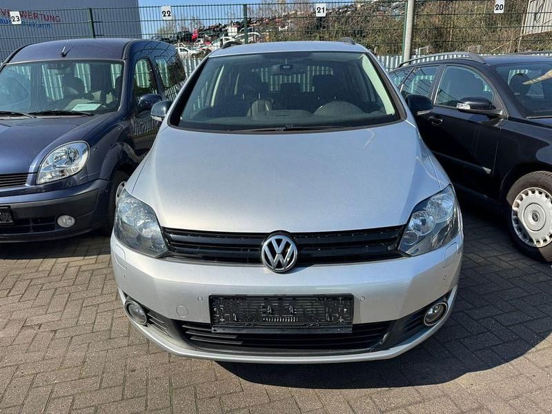 Gebraucht VW Golf VII Match 105 PS (77 kW) 2012 Silber Limousine