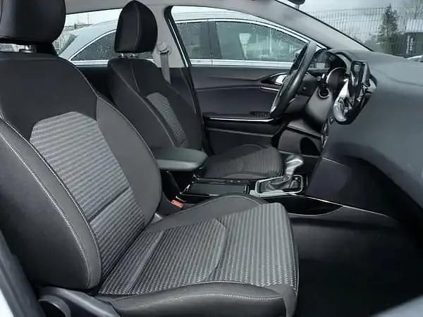 Używany Kia Ceed 136 KM (100 kW) 2024 Biały Hatchback