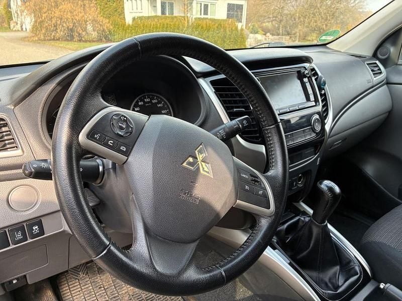 Gebraucht Mitsubishi L200 181 PS (133 kW) 2017 Silber Pickup