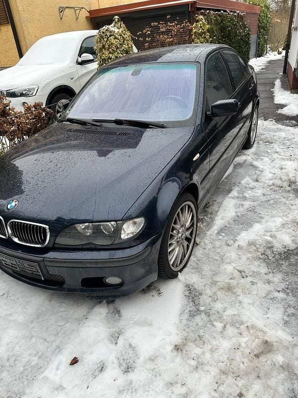 Blau Gebraucht 2002 BMW 330 M Sport Limousine | 7.999 € (Guter Preis) - Bild 1/4