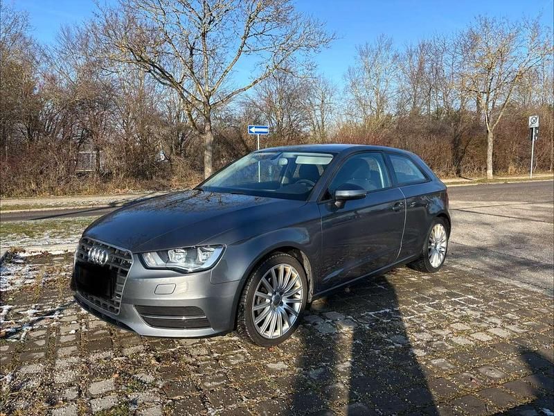 Gebraucht Audi A3 Ambition 150 PS (110 kW) 2015 Grau Limousine