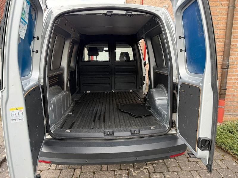 Second-hand VW Caddy 102 CP (75 kW) 2019 Argintiu Monovolum