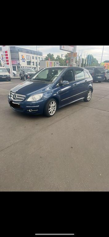 Blau Gebraucht 2008 Mercedes B200 Van / Kleinbus | 4.500 € (Guter Preis) - Bild 1/4