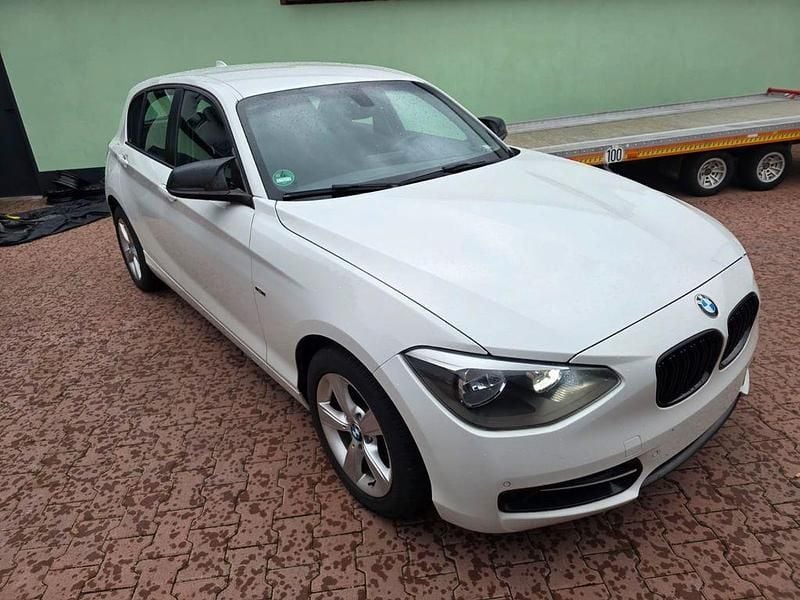 Gebraucht BMW 116 Sport Line 136 PS (100 kW) 2011 Weiß Kleinwagen