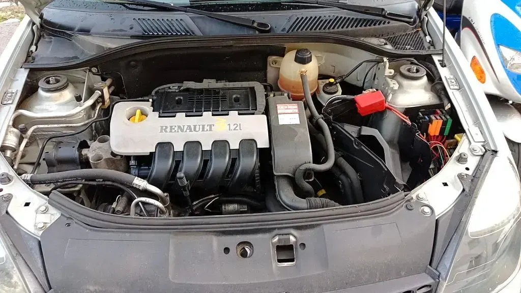 Gebraucht Renault Clio II 75 PS (55 kW) 2003 Grau Limousine