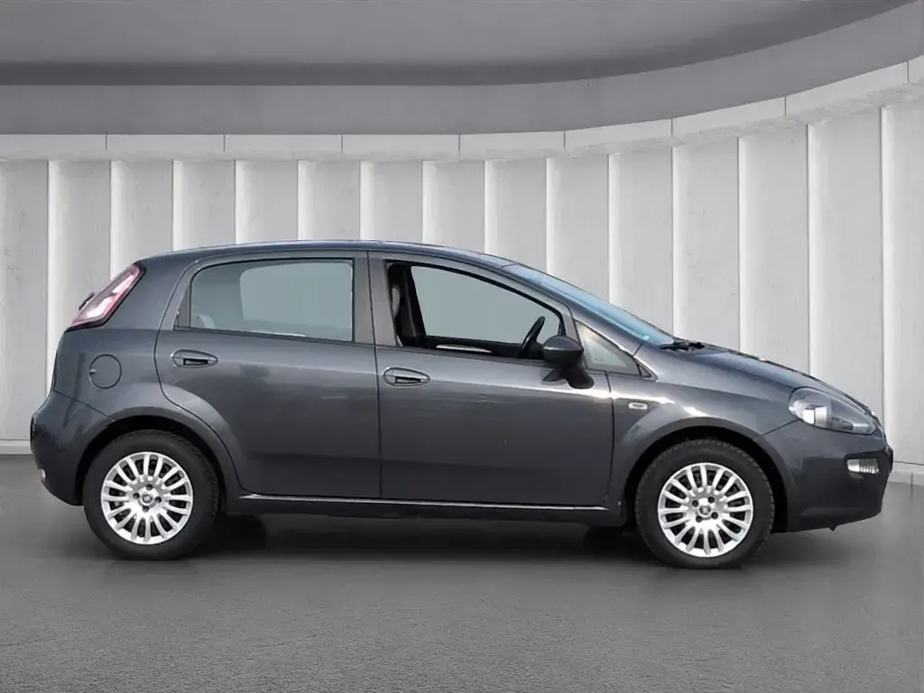 Gebraucht Fiat Punto Easy 69 PS (50 kW) 2012 Grau Kleinwagen