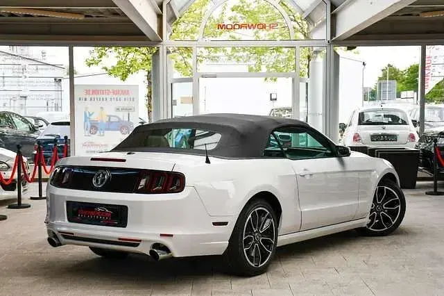 Gebraucht Ford Mustang 309 PS (227 kW) 2014 Weiß Cabrio