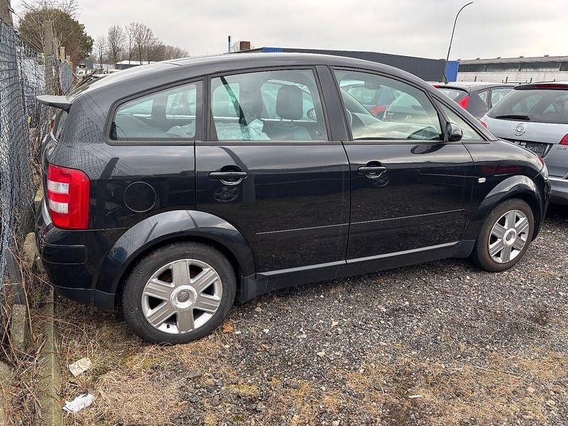 Gebraucht Audi A2 75 PS (55 kW) 2002 Schwarz Kleinwagen