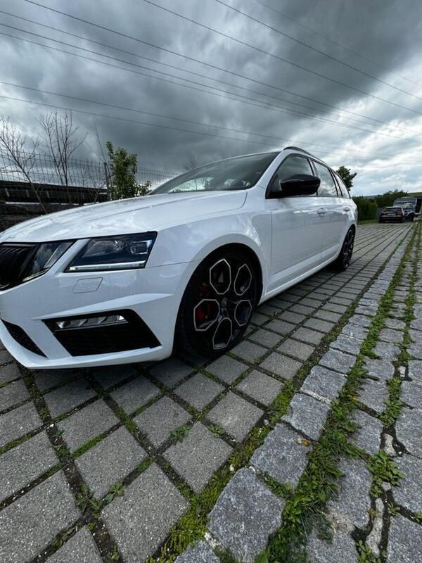 Schwarz Gebraucht 2017 Skoda Octavia RS Kombi | 18.500 € (Fairer Preis) - Bild 1/4