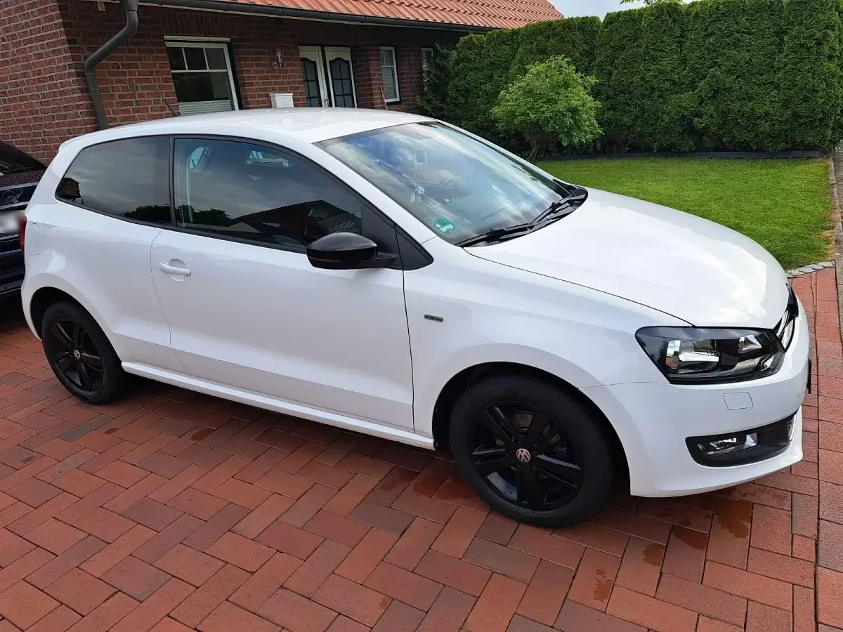 Gebraucht VW Polo 60 PS (44 kW) 2014 Weiß Kleinwagen