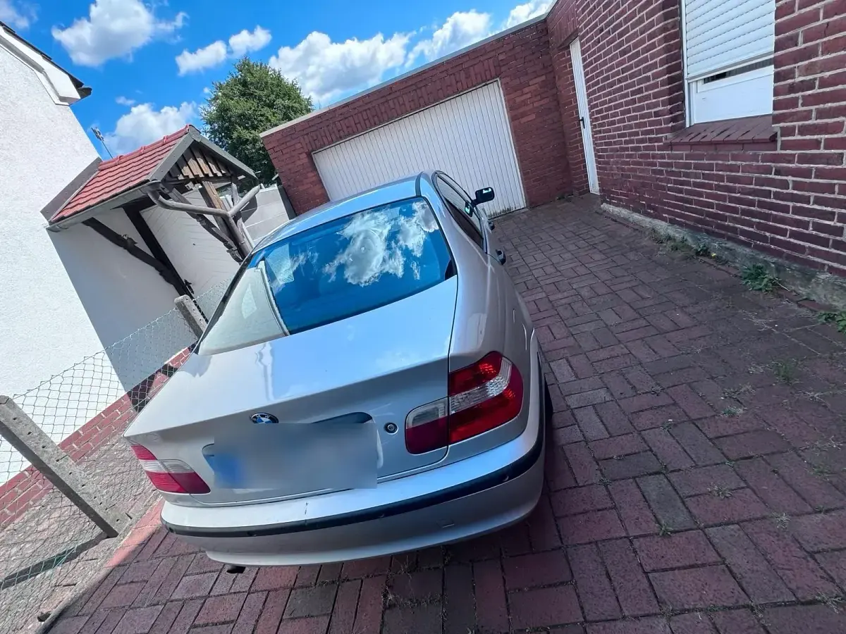 Gebraucht BMW 318 143 PS (105 kW) 2004 Silber Limousine