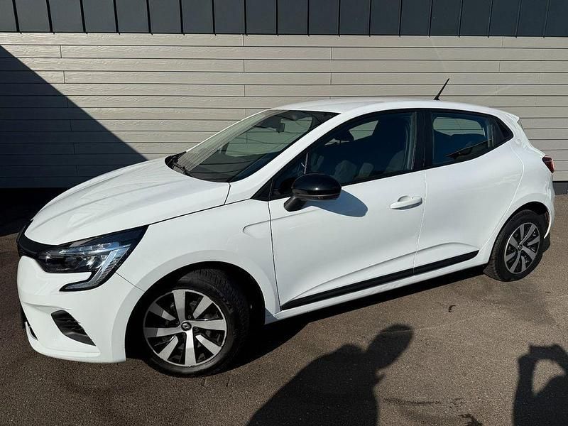 Gebraucht Renault Clio V Equilibre 67 PS (49 kW) 2023 Weiß Limousine