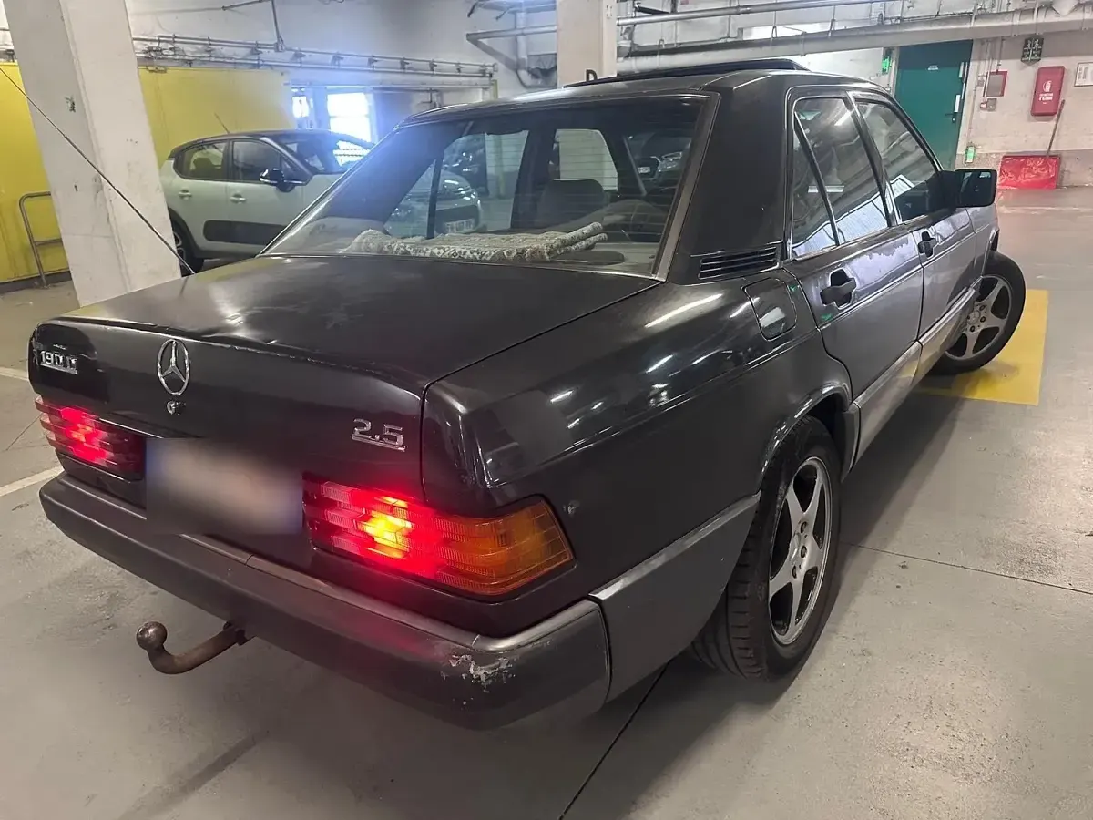 Gebraucht Mercedes 190 90 PS (66 kW) 1991 Schwarz Limousine