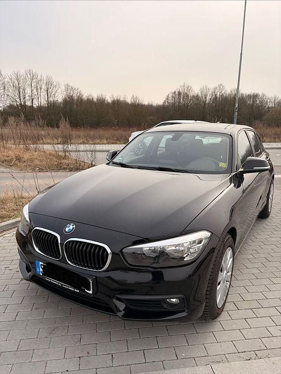Gebraucht BMW 116 Advantage 109 PS (80 kW) 2016 Schwarz Kleinwagen