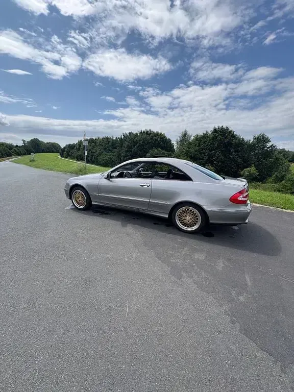 Gebraucht Mercedes CLK320 218 PS (160 kW) 2003 Grau Coupé