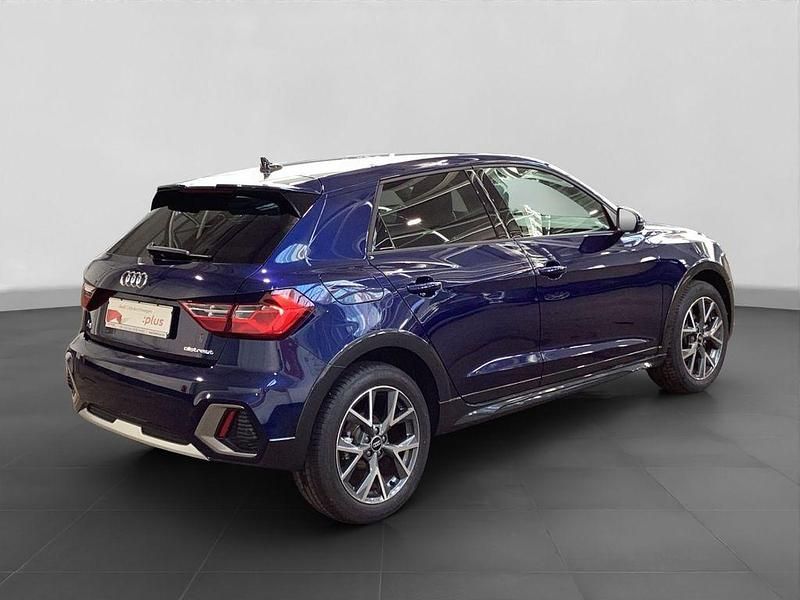 Gebraucht Audi A1 Design 116 PS (85 kW) 2025 Blau Limousine