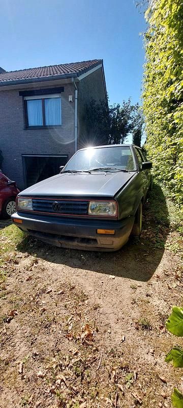Second-hand VW Jetta 106 CP (77 kW) 1990 Negru Berlinǎ