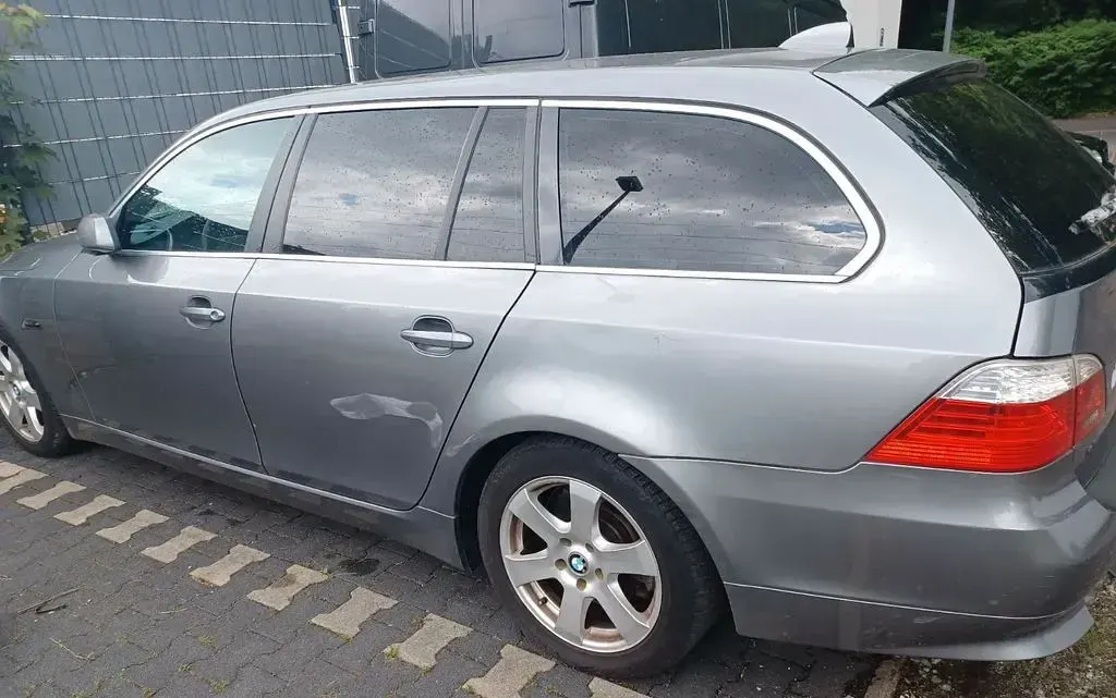Gebraucht BMW 530 235 PS (172 kW) 2008 Grün Limousine