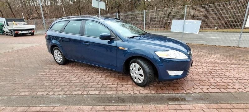 Gebraucht Ford Mondeo Ambiente 140 PS (102 kW) 2009 Blau Limousine