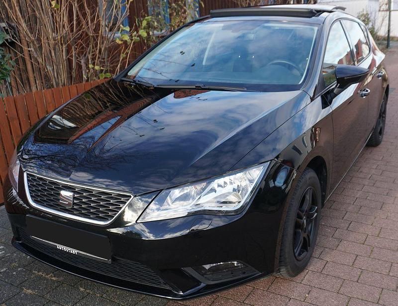 Schwarz Gebraucht 2016 Seat Leon Style Limousine | 11.900 € (Guter Preis) - Bild 1/4
