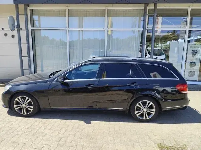 Gebraucht Mercedes E250 204 PS (150 kW) 2013 Schwarz Limousine