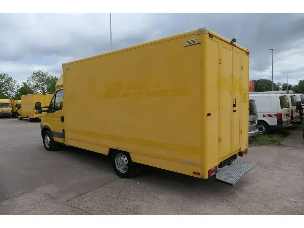 Gebraucht Iveco Daily 106 PS (77 kW) 2012 Gelb (metallic) Van