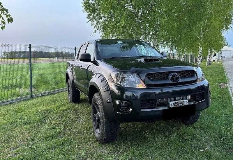 Schwarz Gebraucht 2009 Toyota HiLux Abholung | 15.000 € (Teuer) - Bild 1/4