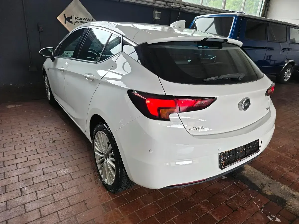 Gebraucht Opel Astra 108 PS (79 kW) 2017 Weiß Limousine