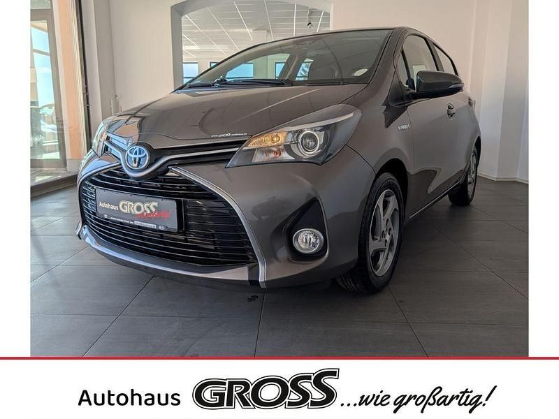 Braun Gebraucht 2017 Toyota Yaris Hybrid Edition-S Limousine | 14.552 € (Fairer Preis) - Bild 1/4