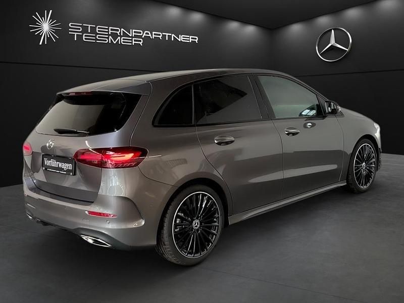 Gebraucht Mercedes B220 AMG 190 PS (139 kW) 2023 Grau Van / Kleinbus
