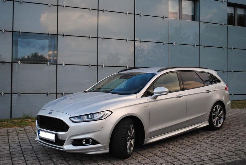 Silber Gebraucht 2018 Ford Mondeo ST-Line Kombi | 14.450 € (Fairer Preis) - Bild 1/4