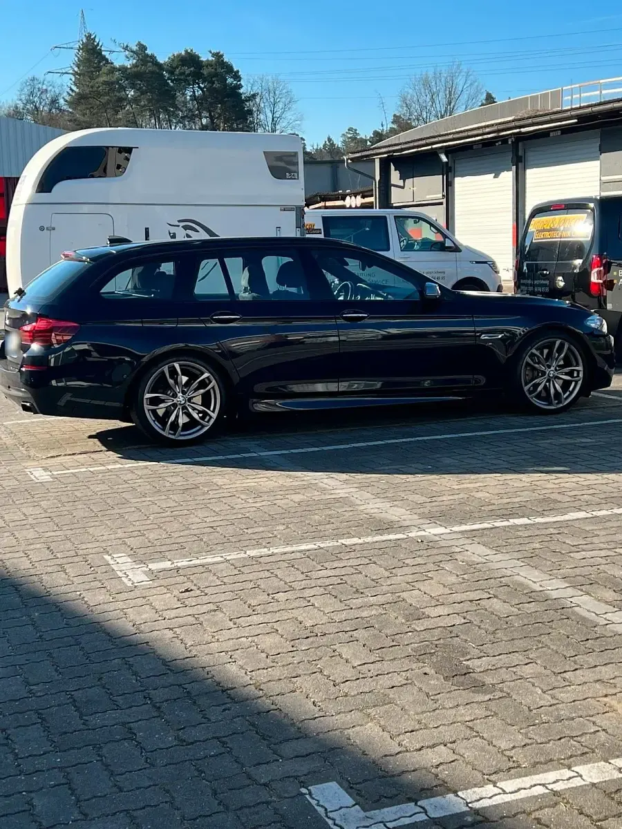Gebraucht BMW M550 M Sport 381 PS (280 kW) 2016 Blau Limousine