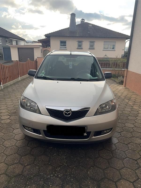 Grau Gebraucht 2004 Mazda 2 Kleinwagen | 1.000 € (Fairer Preis) - Bild 1/4