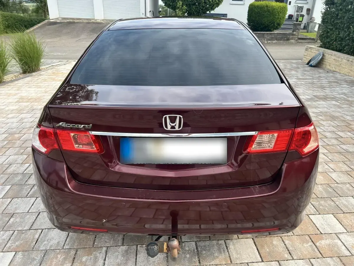 Gebraucht Honda Accord Executive 180 PS (132 kW) 2012 Rot Limousine