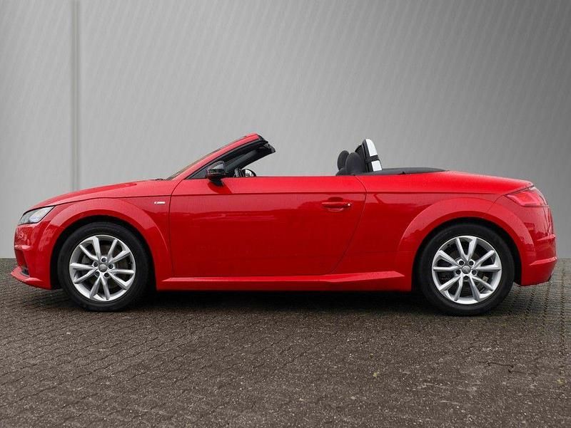 Gebraucht Audi TT Roadster Design 179 PS (131 kW) 2017 Rot Cabrio