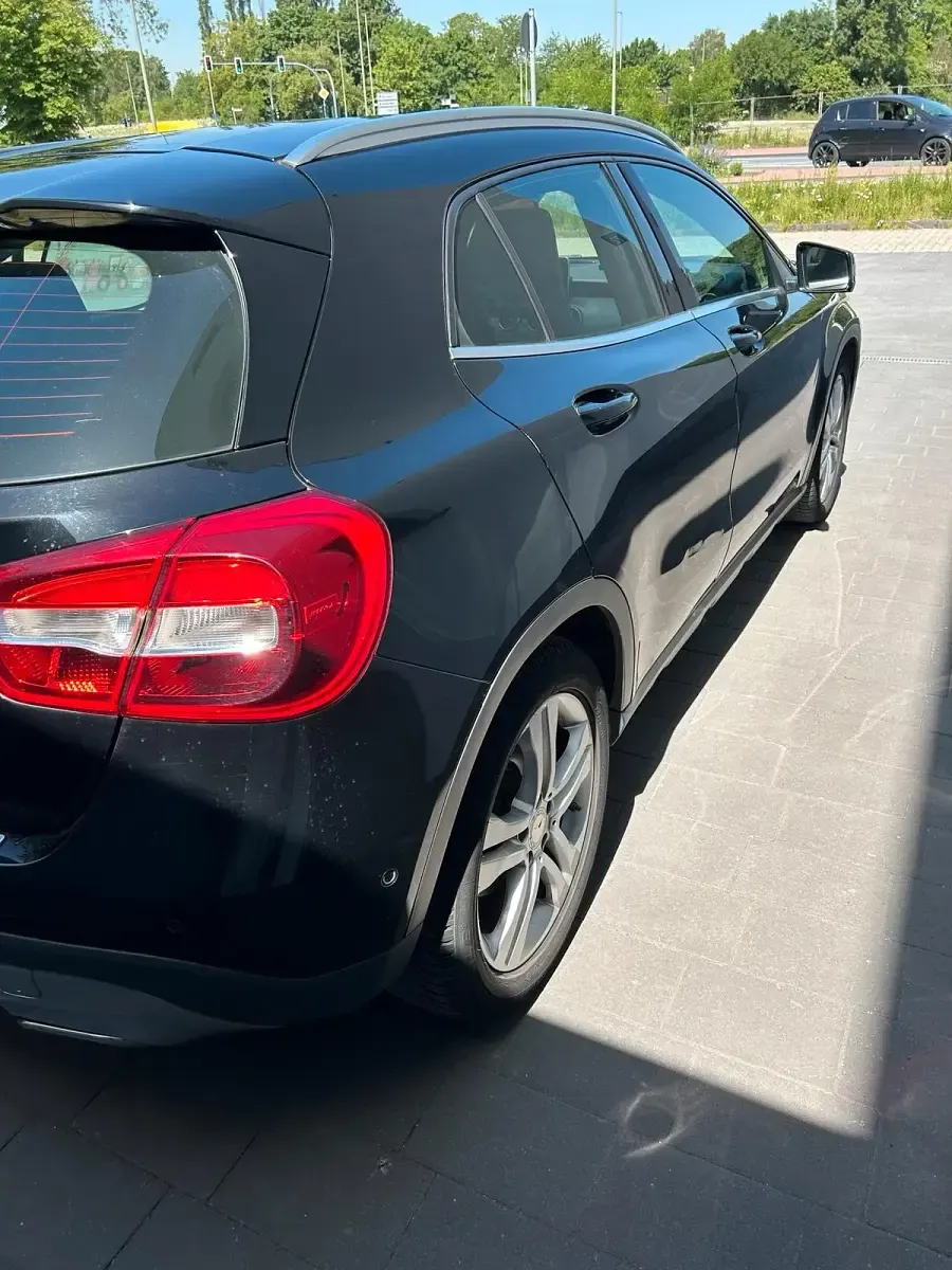 Gebraucht Mercedes GLA220 177 PS (130 kW) 2016 Schwarz SUV