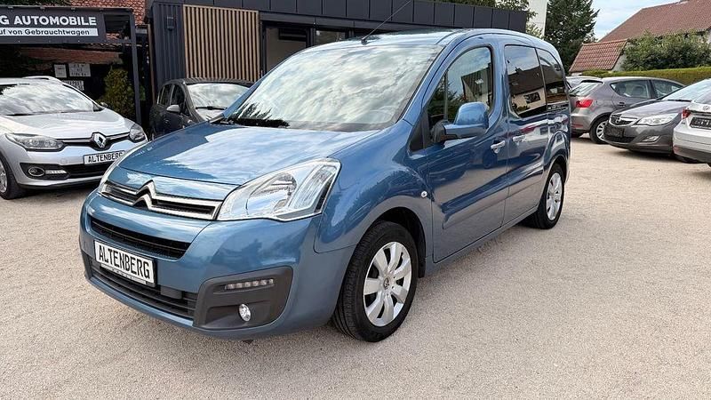 Blau Gebraucht 2015 Citroën Berlingo SELECTION Van / Kleinbus | 6.900 € (Fairer Preis) - Bild 1/4