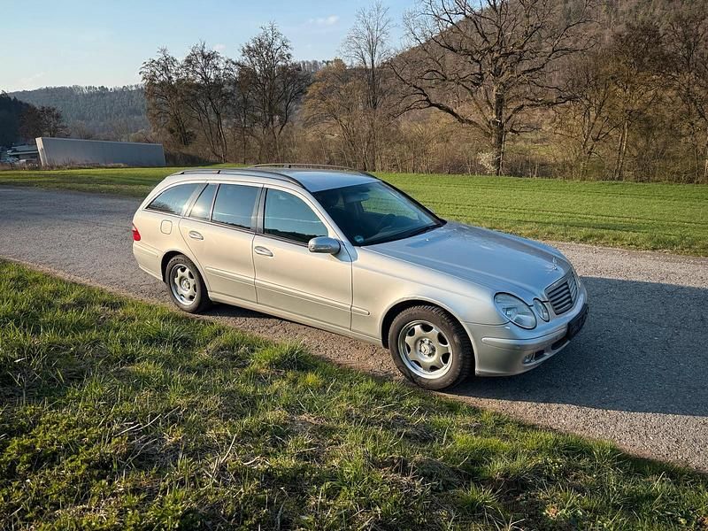 Gebraucht Mercedes E270 177 PS (130 kW) 2004 Silber Kombi