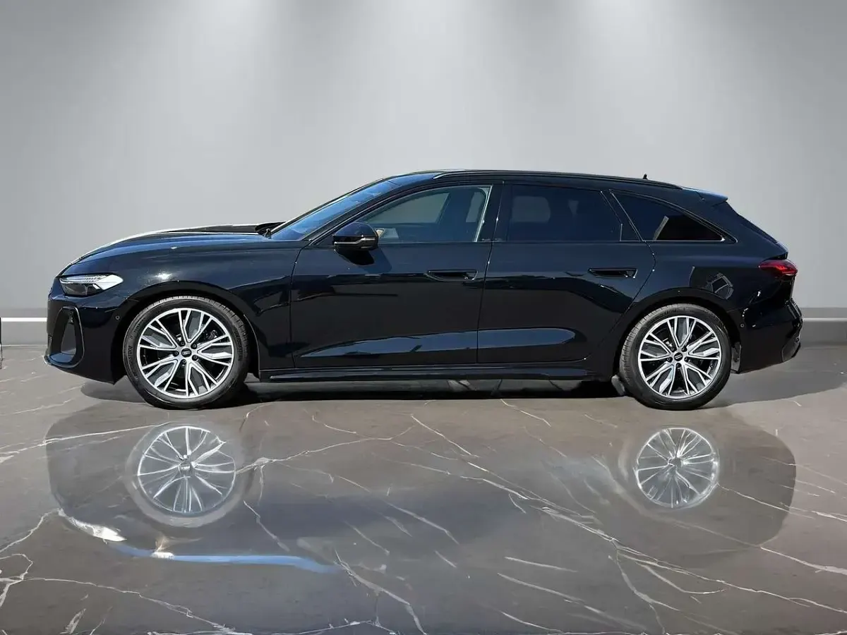 Gebraucht Audi A5 Edition .1 204 PS (150 kW) 2024 Mythosschwarz metallic Kombi